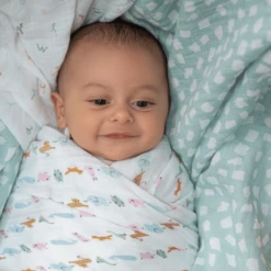 Aden + Anais™ Essential S Pucktuch 4-pack Alpha Bet Animals -Kinder Winkel aden anais essential s pucktuch 4 pack alpha bet animals a383652 4